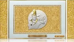 丰盛园 Villa 5 观音之莲门板：金色底上的白色观音浮雕